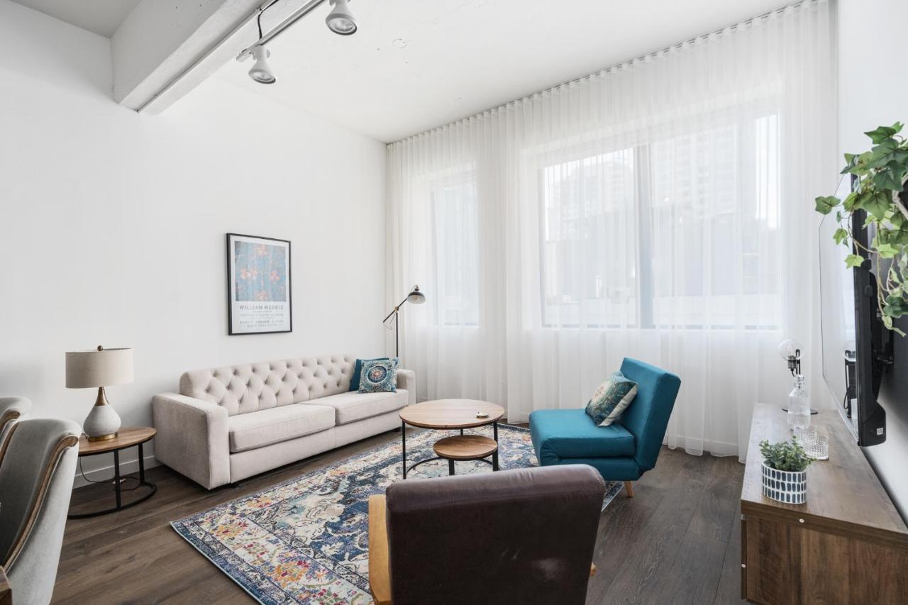 Bakan - Sainte Catherine Montreal Bagian luar foto