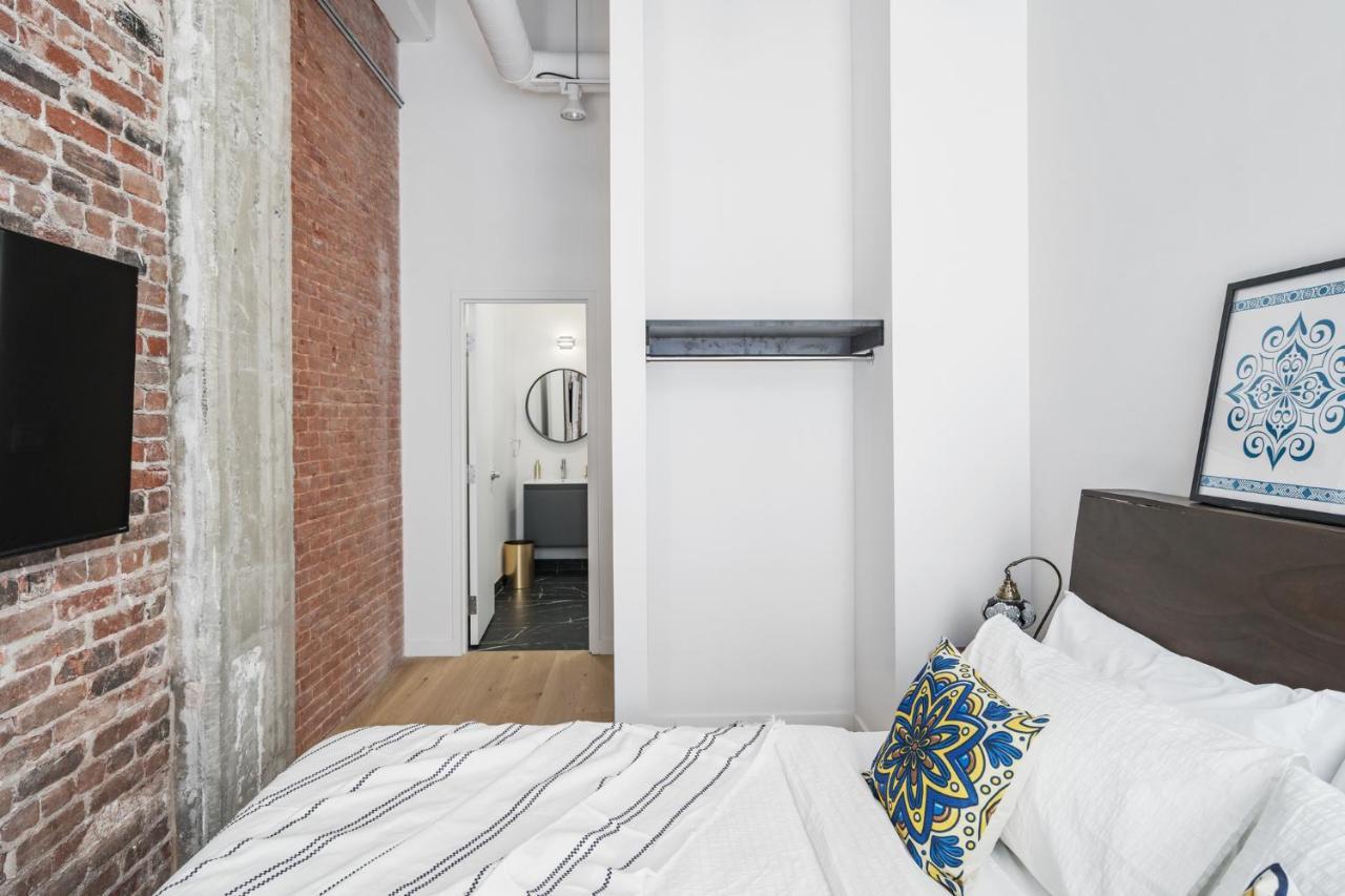 Bakan - Sainte Catherine Montreal Bagian luar foto