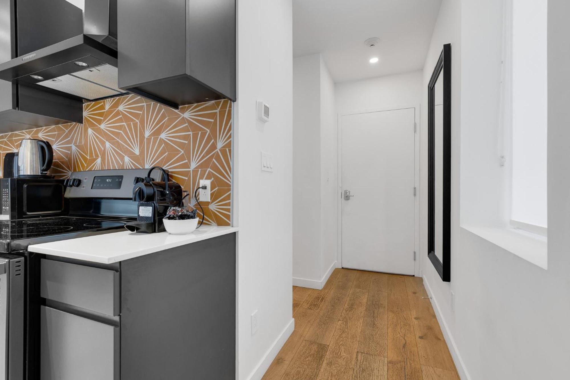 Bakan - Sainte Catherine Montreal Bagian luar foto
