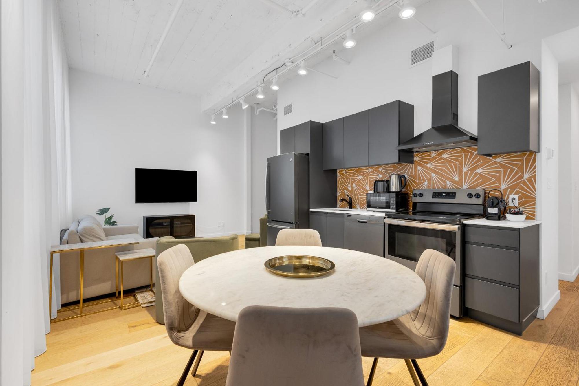 Bakan - Sainte Catherine Montreal Bagian luar foto